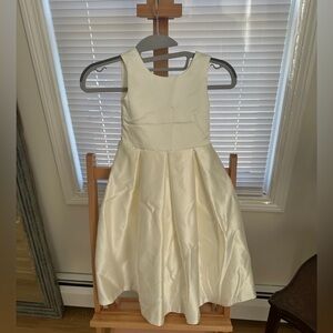 White flower girl dress 2T NEW